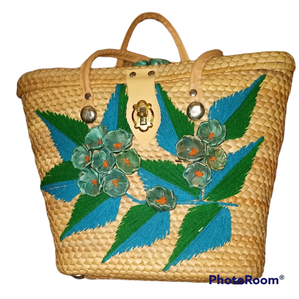 Handmade basket weave floral straw/leather purse